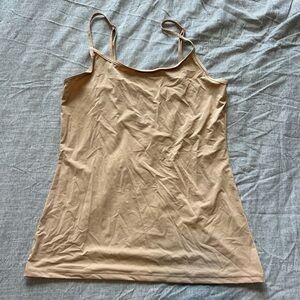 3/$10 🏷️ Cami Undershirt